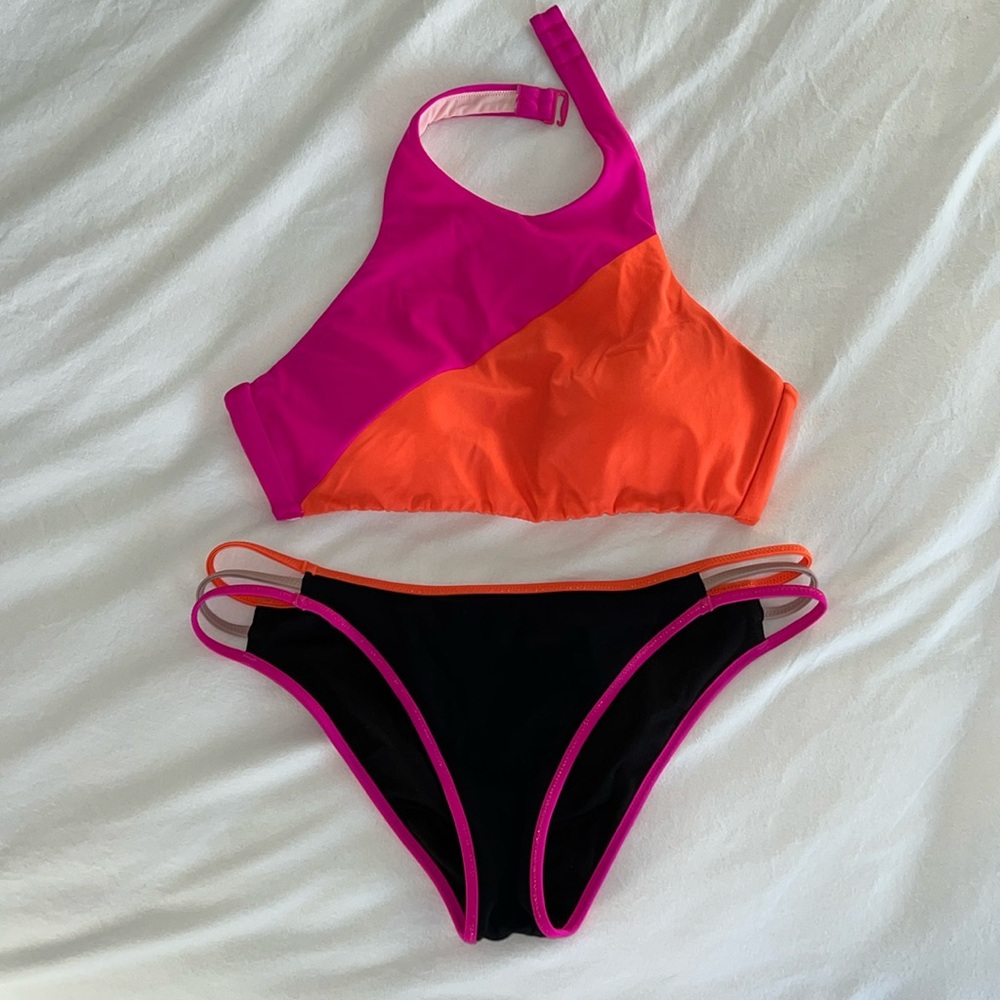 Victoria’s Secret Bikini Set Small Top - Medium Bottom (but bottom runs small)